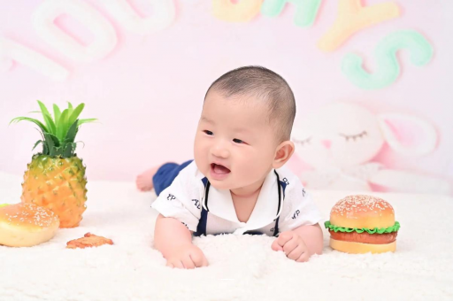 慈溪宝宝在妈妈肚子里
